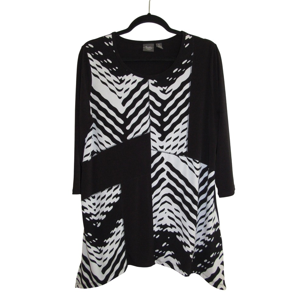 Chico's Travelers Sz 1 M Zebra Print Tunic Top Black White 3/4 Sleeve Sharkbite